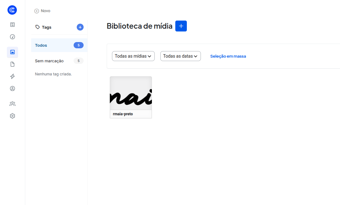 Biblioteca de mídia com a barra lateral Tags (Todos, Sem marcação e a mensagem Nenhuma tag criada), o botão + e a grade de arquivos.